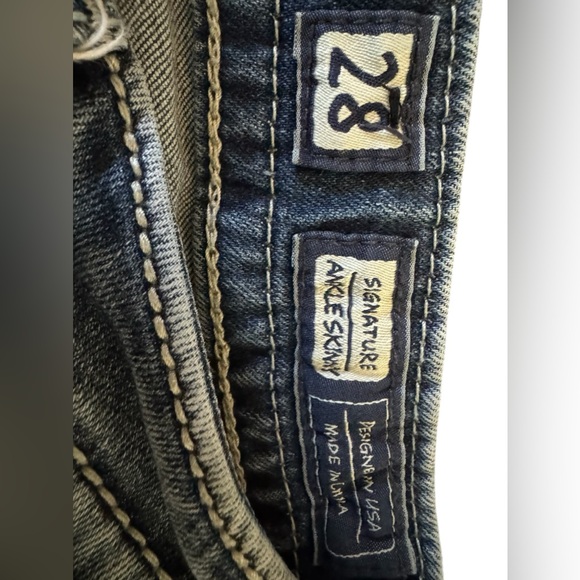 Ladies size 28 waist miss me jeans - Picture 5 of 10